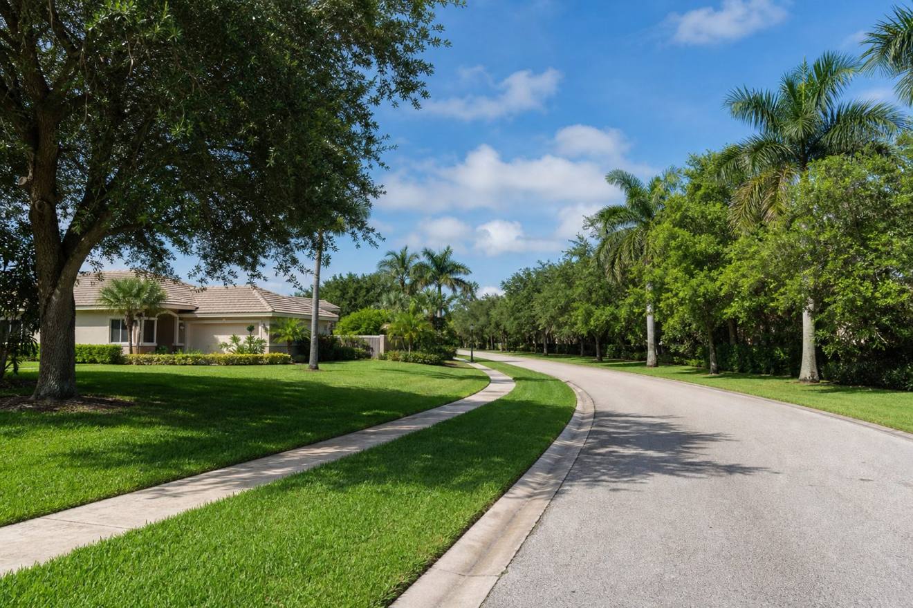 Streetscape and business district in Parkland, Florida
